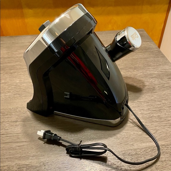 Yonanas Healthy Dessert Fruit Soft Serve Maker - Picture 2 of 7